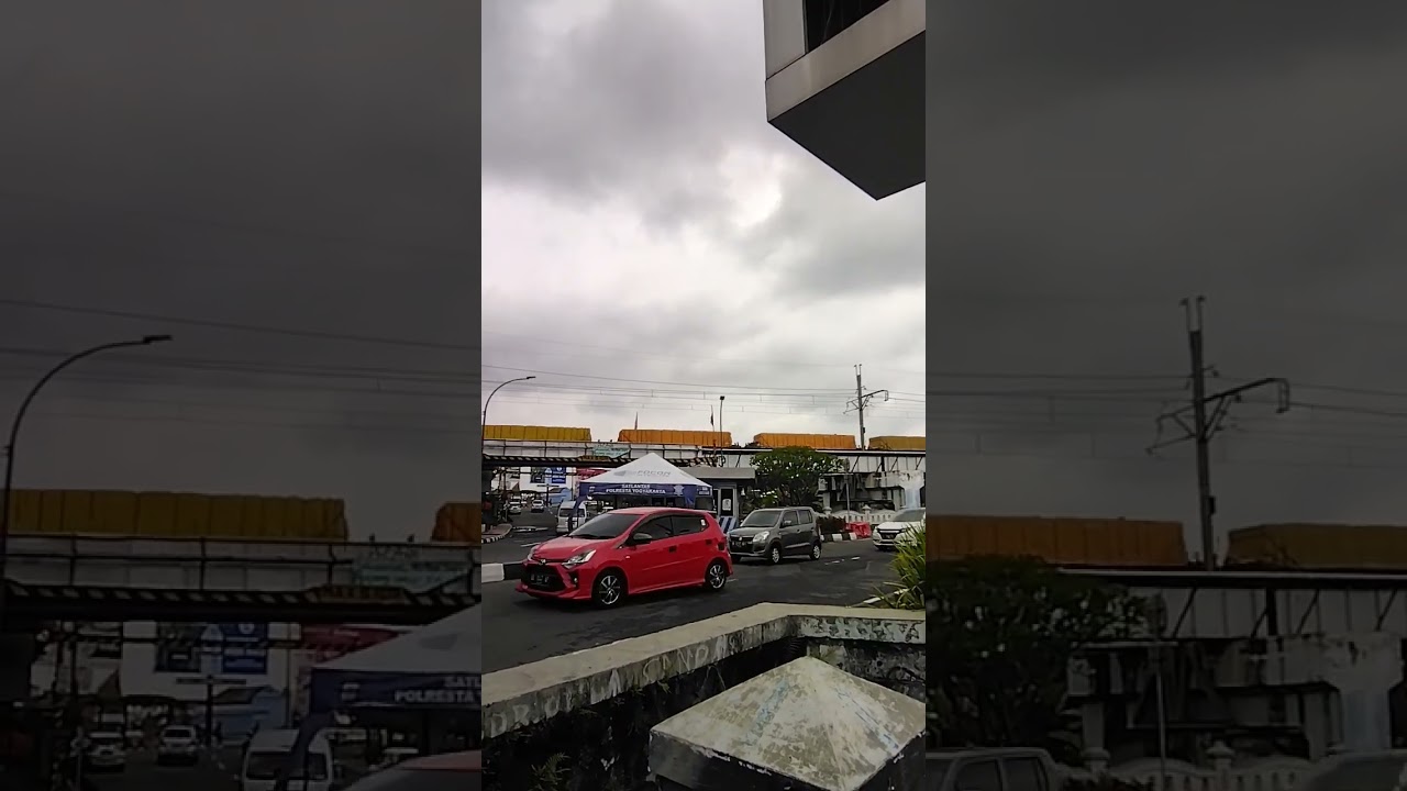 KA Logistic melewati Jembatan Kewek Yogyakarta #keretaapi #kai q #jembatankewek