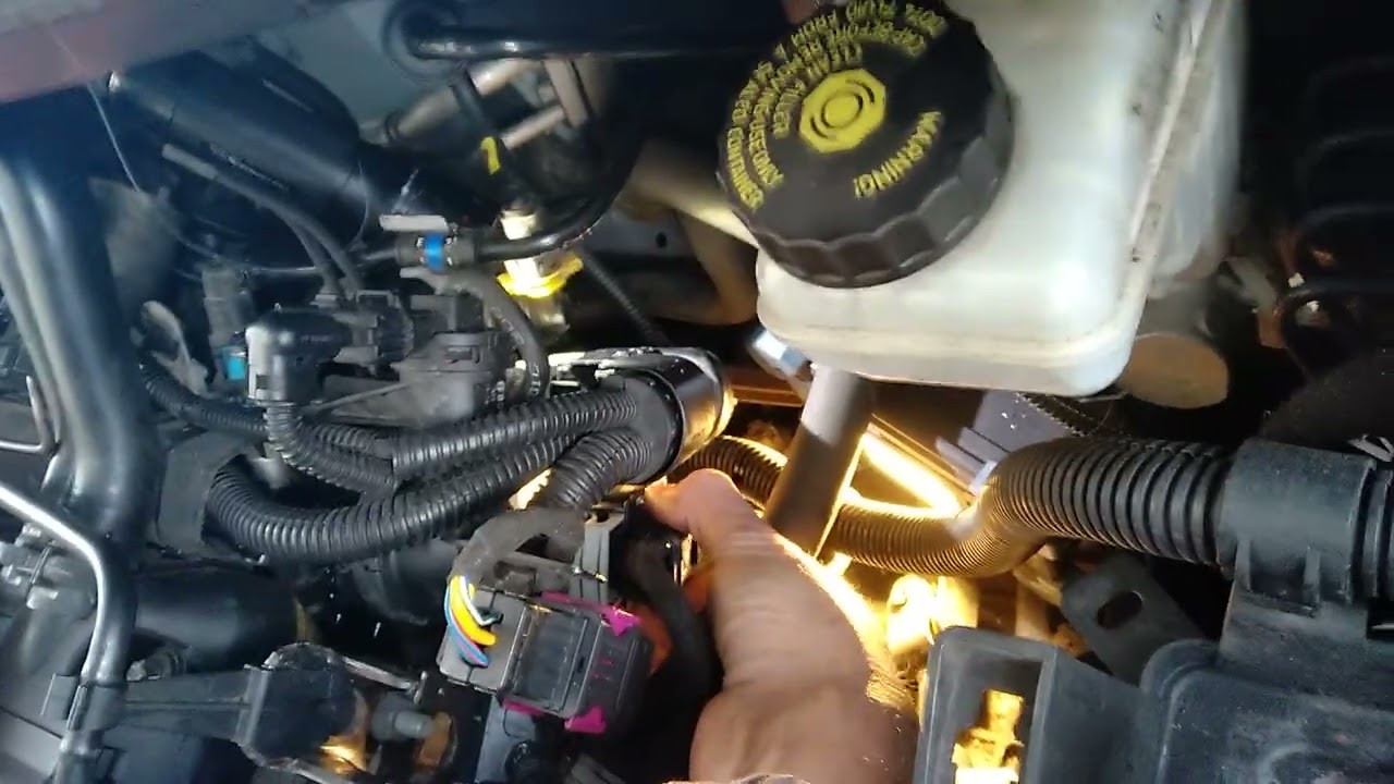 Corsa D Steuergerät Stecker lösen zum Entölen