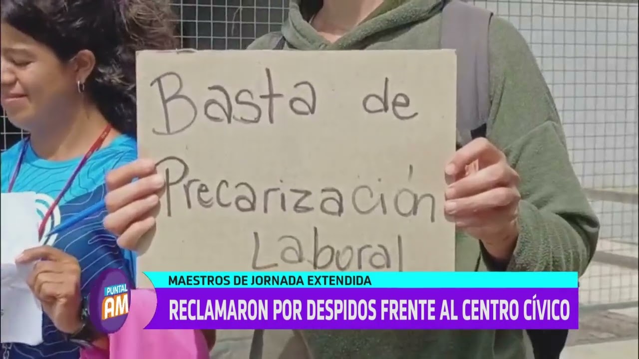 Maestros de jornada extendida: reclamaron frente al centro cívico