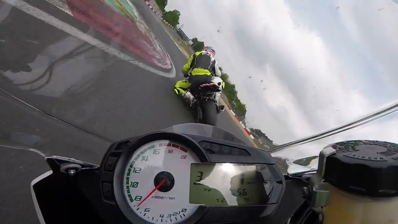 ZX6R - Zolder - 08May23 - battle with Yamaha R1