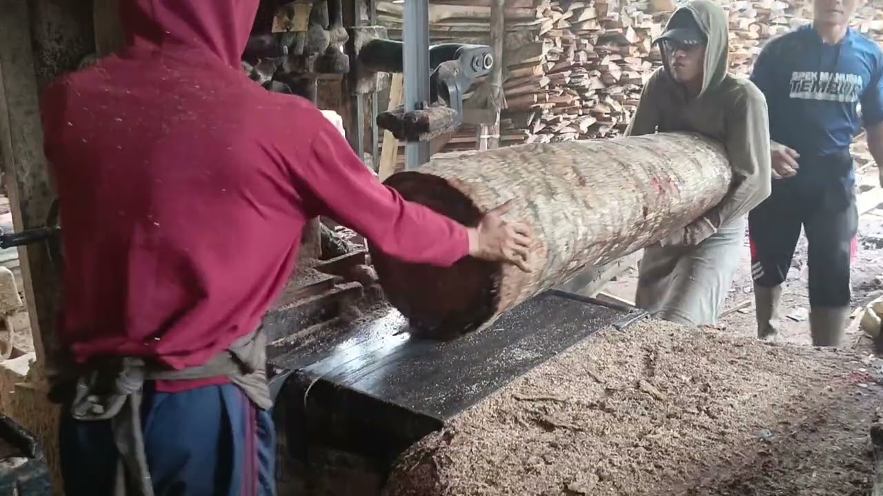 BESAR BERAT KAYU TEKIK JENIS KERAS 