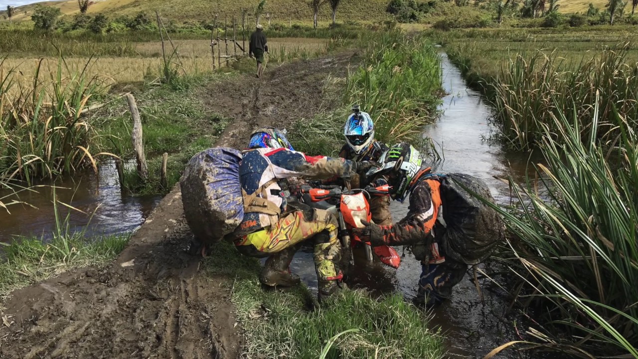 Moto Tour Madagascar dirt bike aventure
