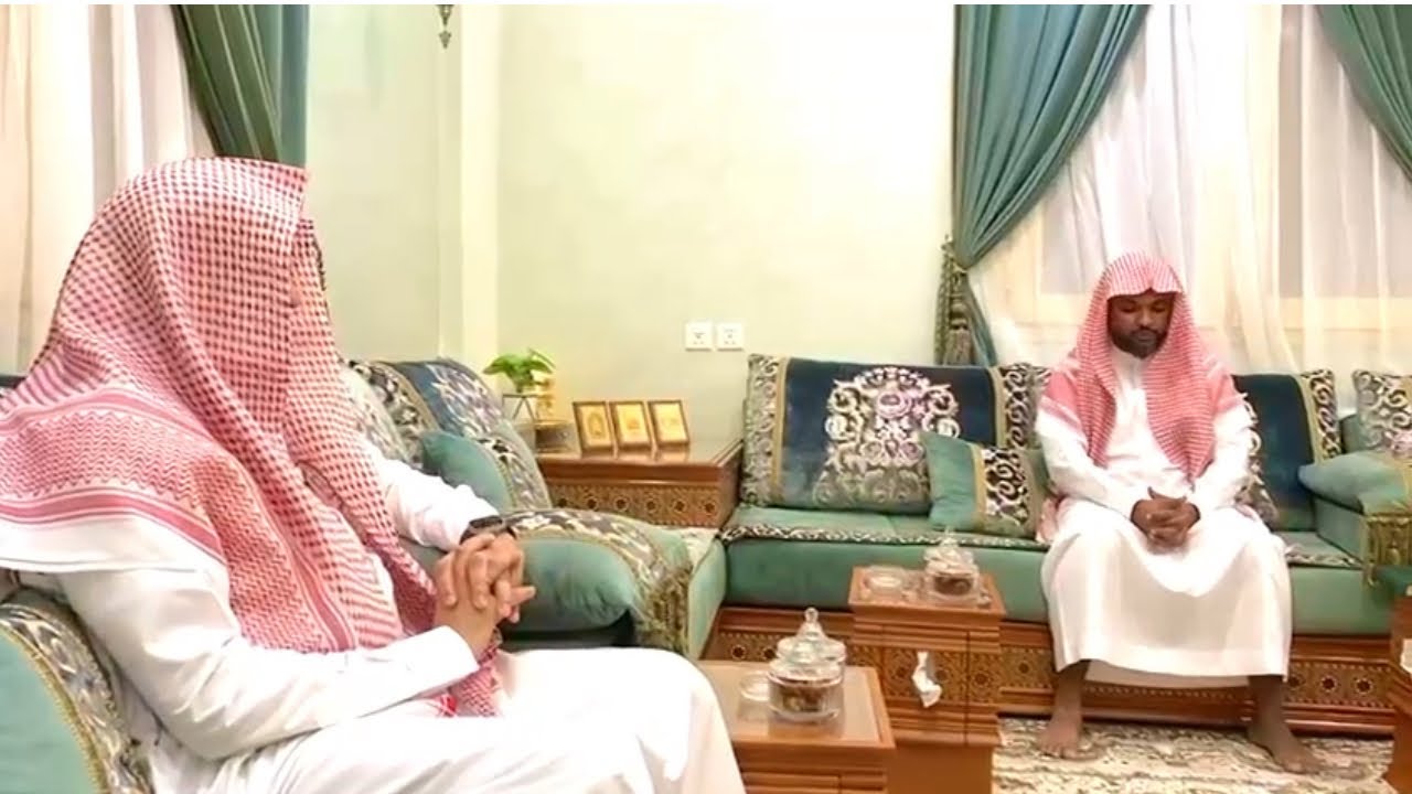 مجلس الإقراء | تلاوة الطالب عبد العزيز سراج على المقرئ عمر القاسم