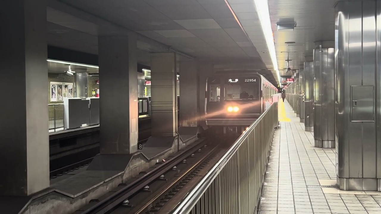 【大阪メトロ谷町線】「谷町四丁目駅」に到着する22654と元中央線30000系A編成