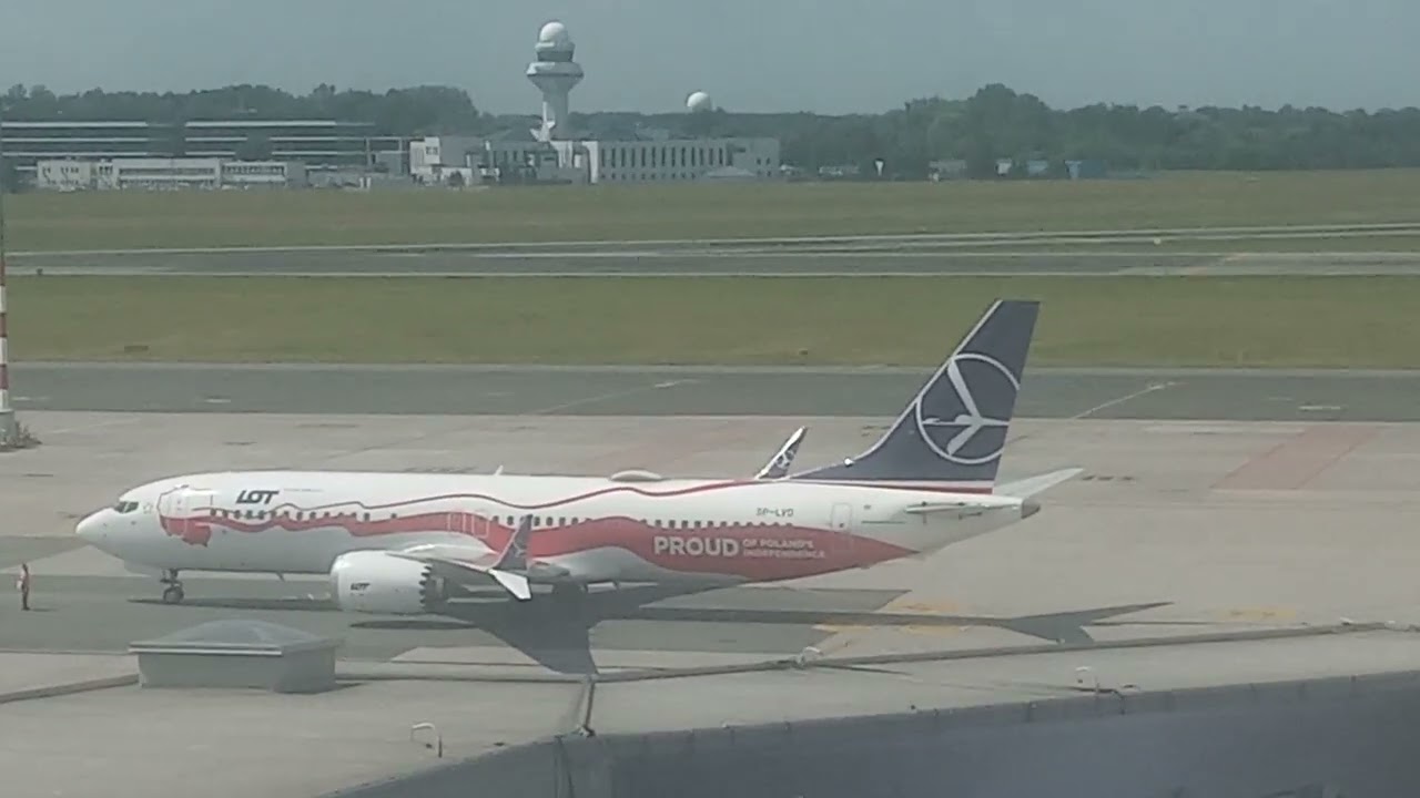 WARSAW CHOPIN AIRPORT 1st HOLIDAY MONDAY JUNE 26, 2023              🌞☀️🌝🌝🌝🛫🛩🛫🛬