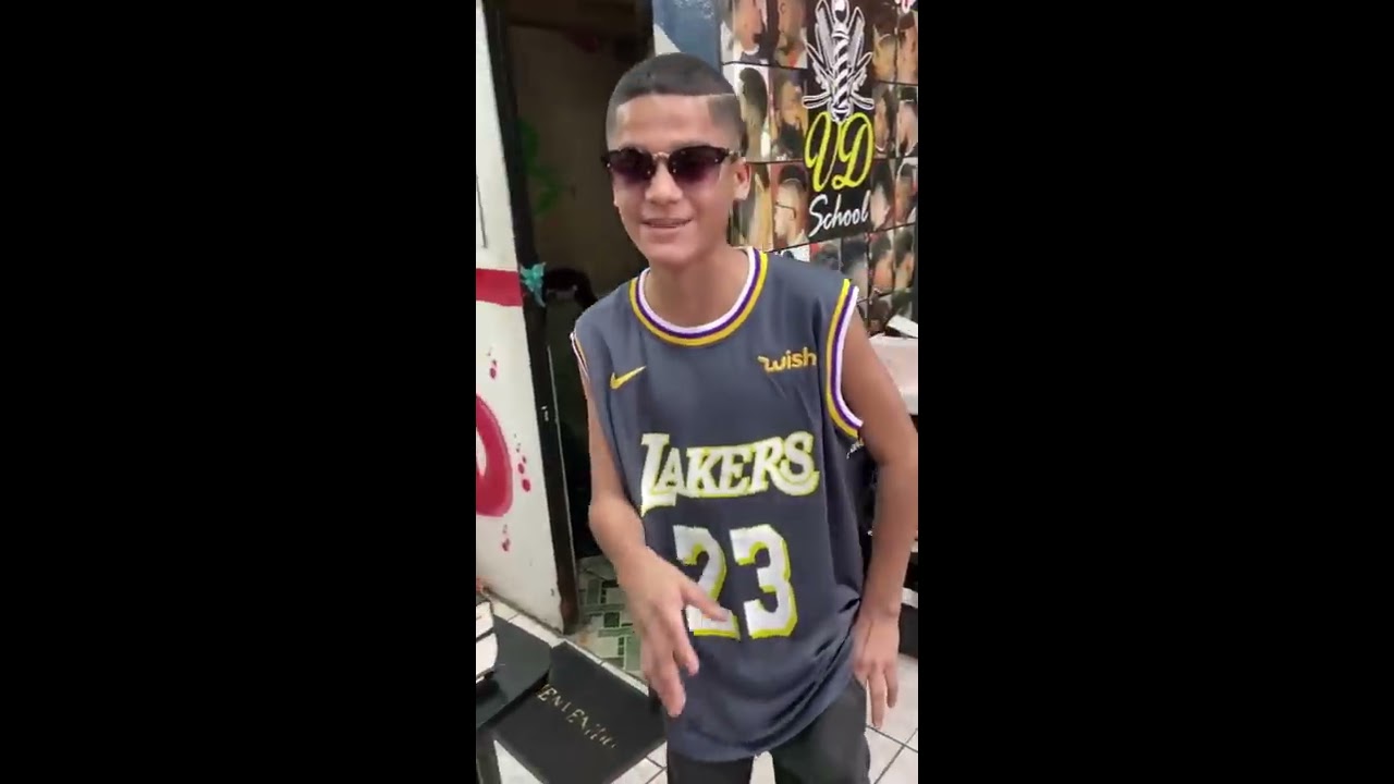 Alexander Encuentra a su tia en las Calles, Viaje