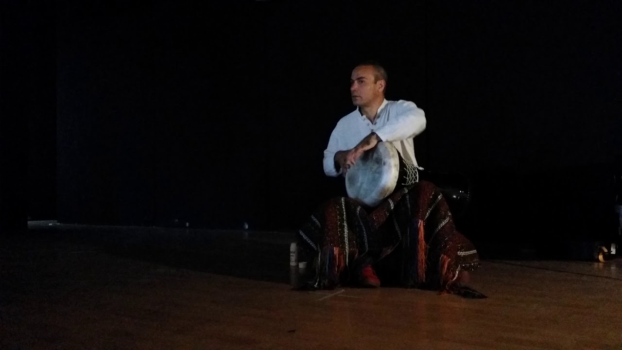 Levent Yildirim during a darbuka course
