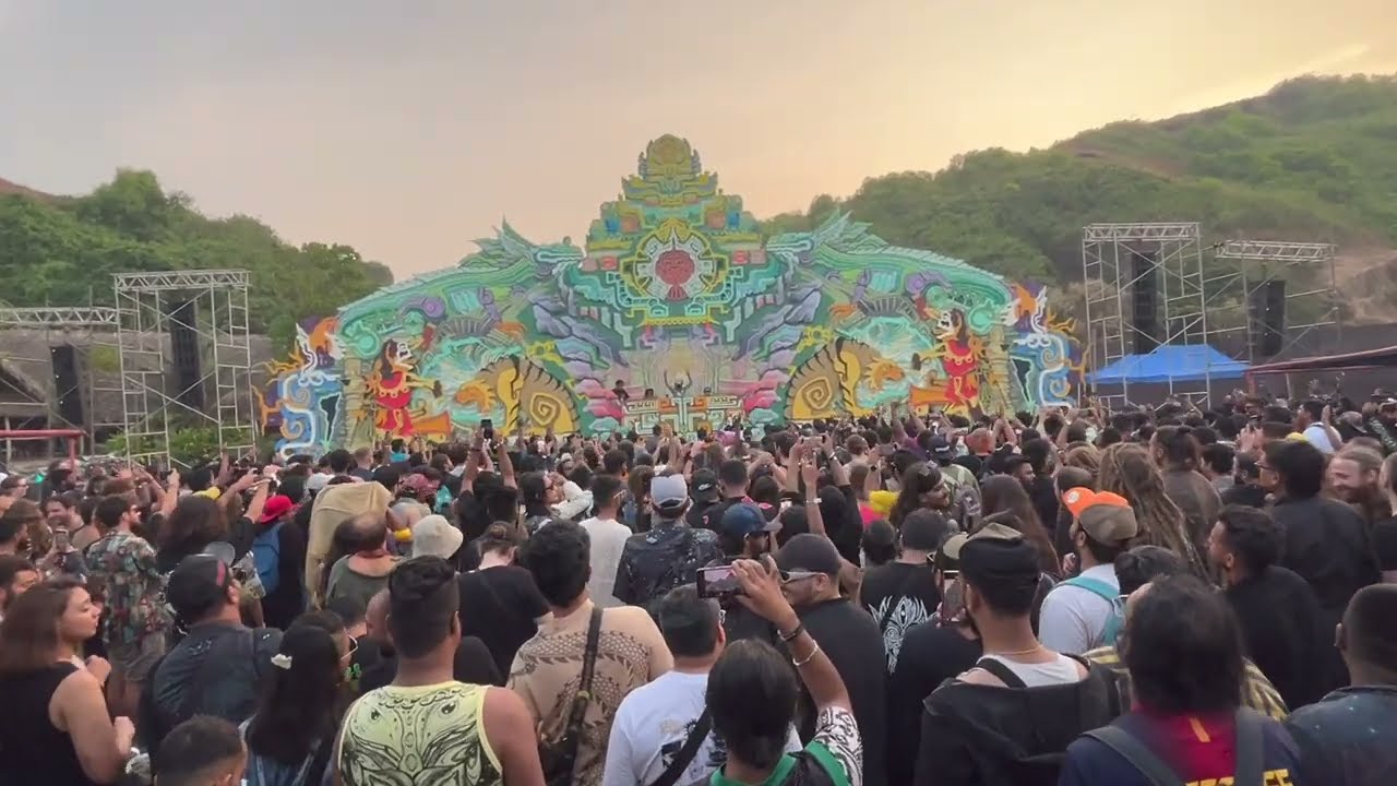 ゴア最大のfestivalでヘンカメYTR★かましてきた！カラカス２０２４
