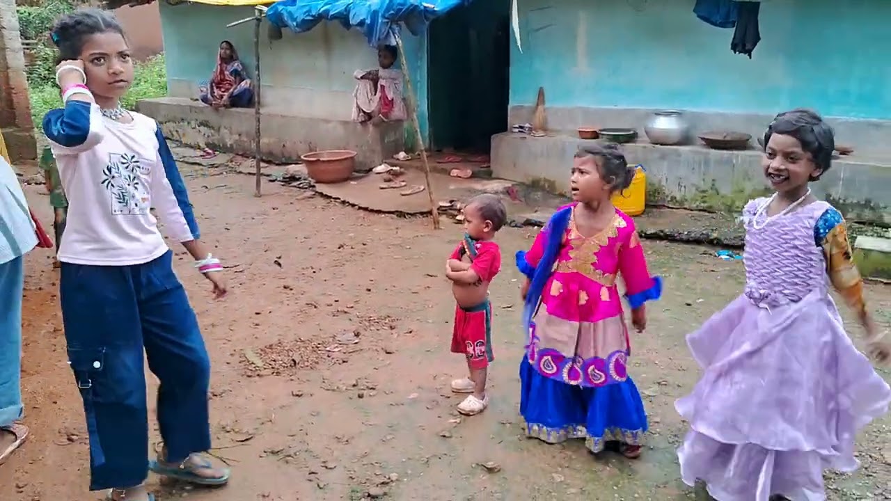 Singer.nayna.kumari.ke.ghar.me.karma.gadraya.tha.nayana.ji.ne.ghum.kar.danc.ki