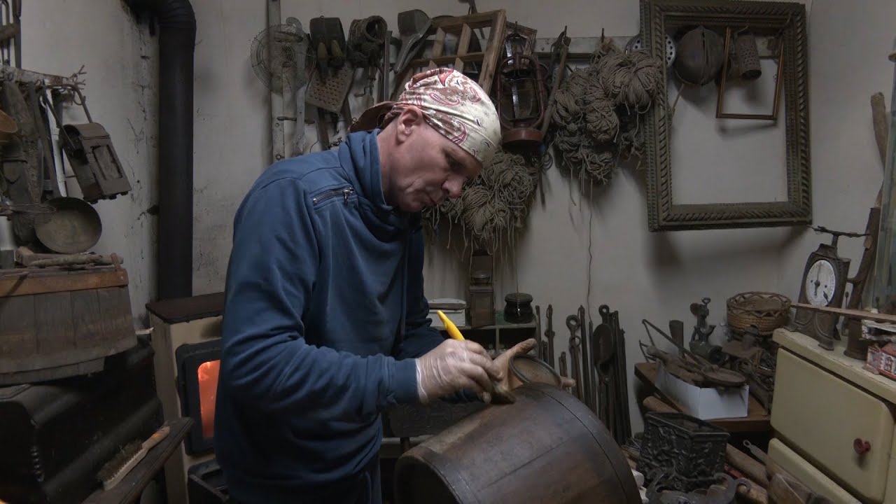 Az igazi ószeres - a régiséggyűjtő nemcsak gyűjt, ad-vesz, de restaurál is