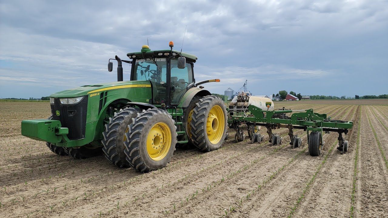 Sidedressing Corn - #426