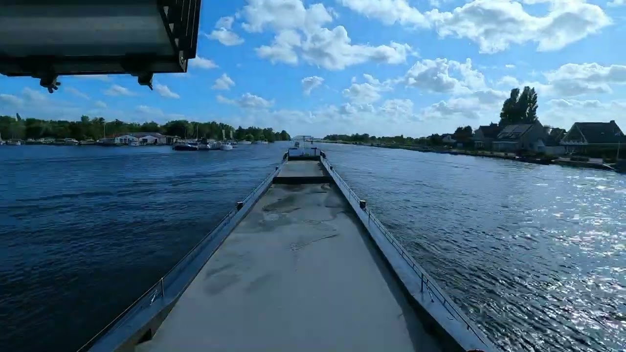 Vaart van Amsterdam naar Leiden.