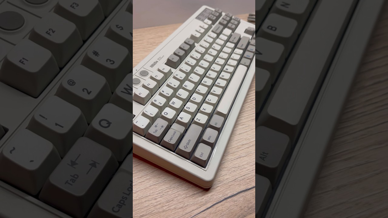 Як вам такий ретро стиль?😎 #gaming #gamersetup #pcgaming #gaminggear #gamers #gamingkeyboard