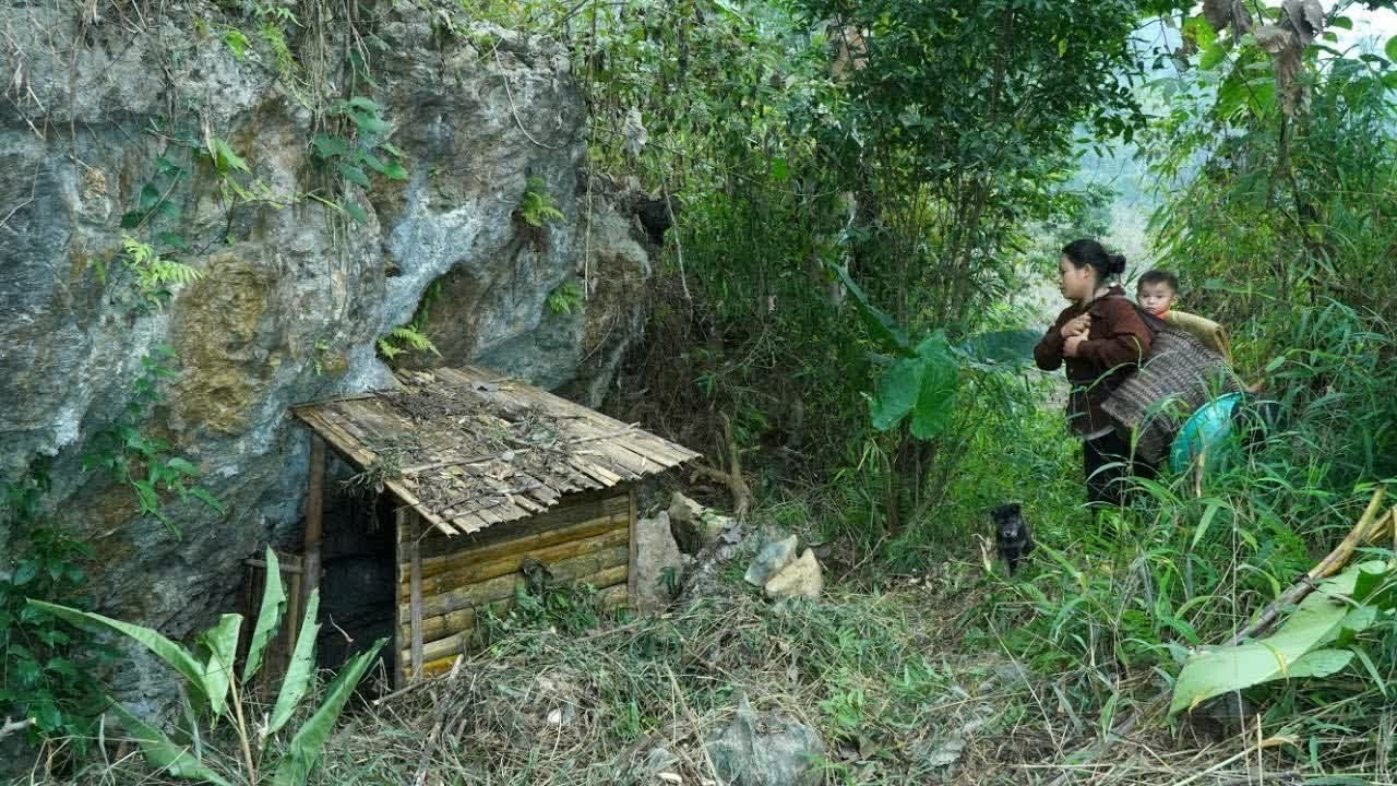 A 17-Year-Old Single Mother Discovers an Abandoned Bamboo House | Cleans It & Stays Overnight