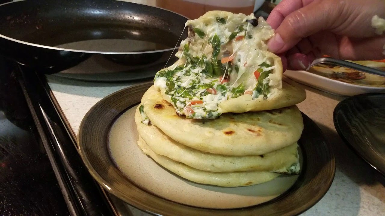 HACIENDO UNAS RICAS PUPUSAS DE CHIPILIN