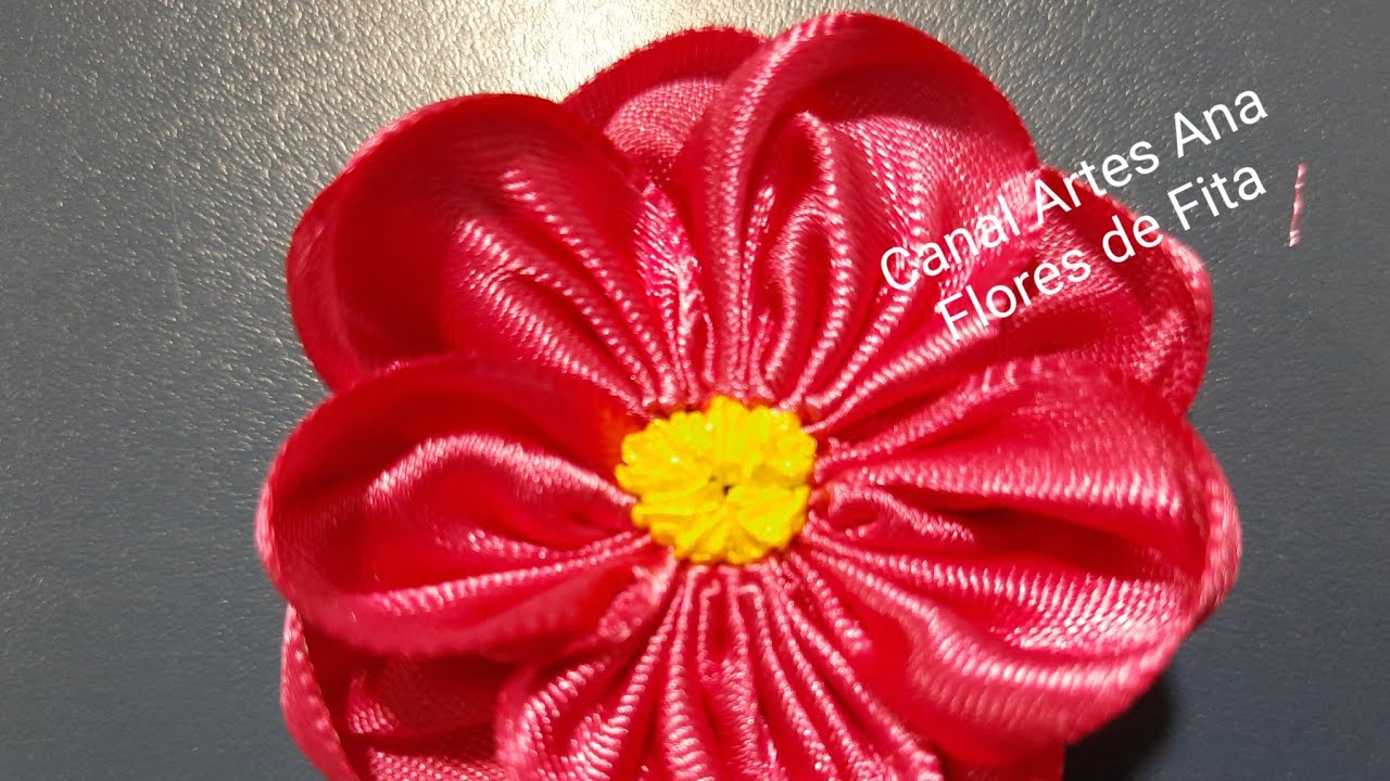 Como fazer flor de fita de cetim