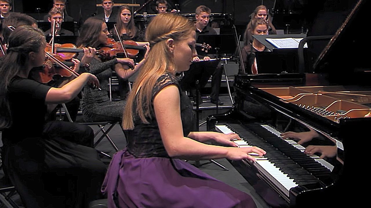Schumann - Piano Concerto in A minor, Op. 54 Patrycja Gajek - piano, conducted by Andrzej Kucybała