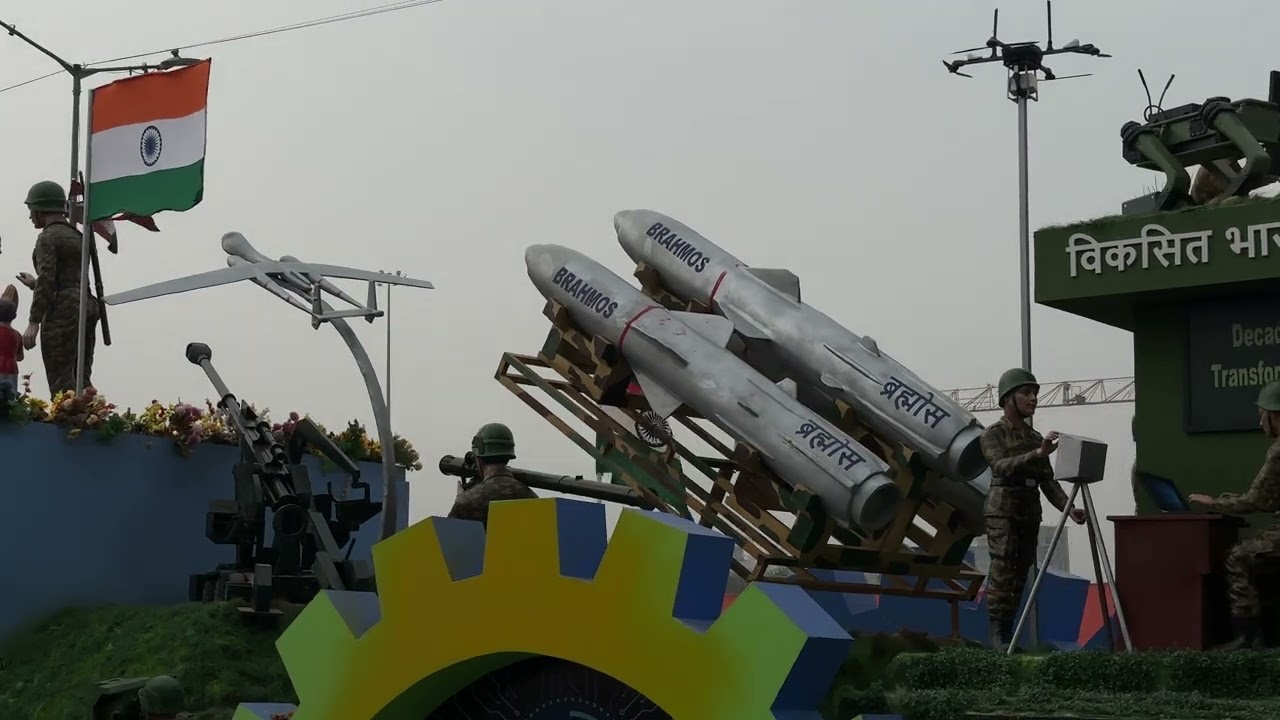 Army Parade/ 