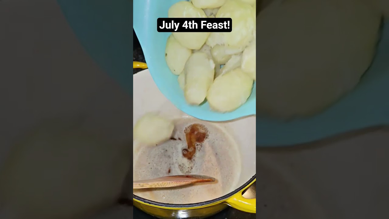 “Ribs & Mashed Potatoes for the 4th? Yes Please! 😋🇺🇸” 