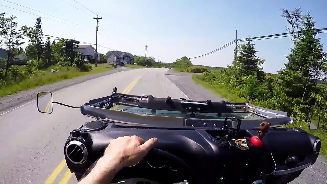 JEEP OFF ROAD Driving with the windshield down...