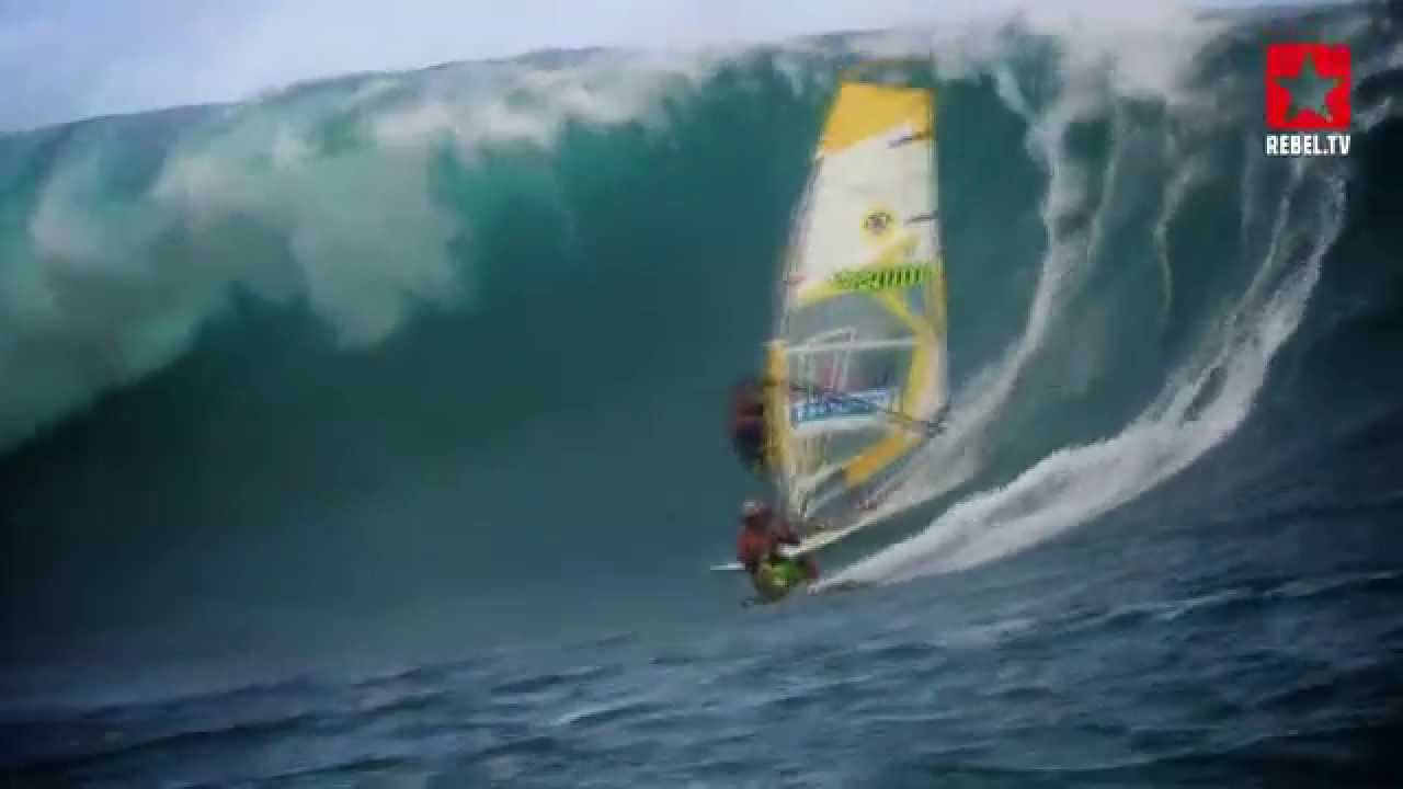 Big Wave Windsurfing & Kitesurfing in Tahiti