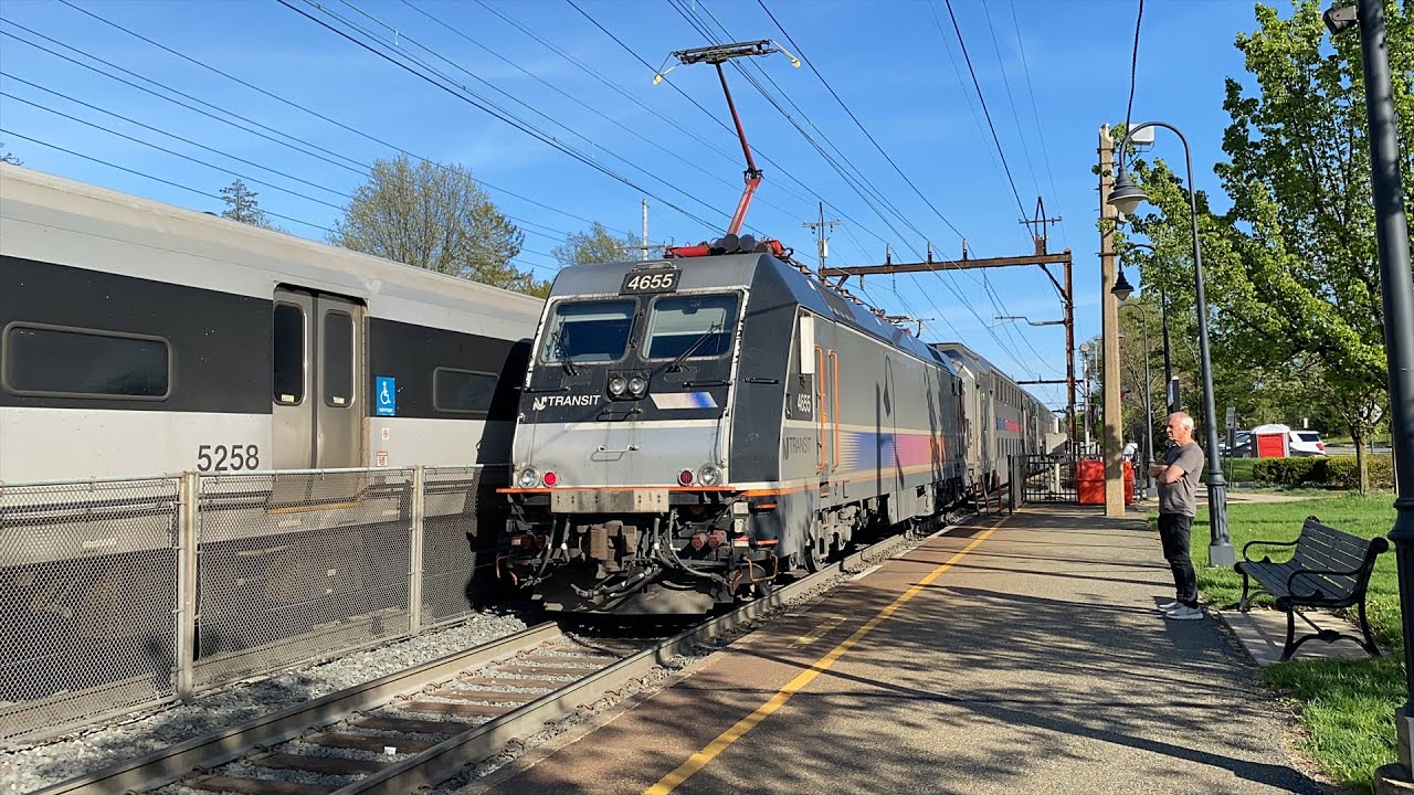 NJ Transit Morristown Line Evening Rush Action @ Convent Station (4/19/23)