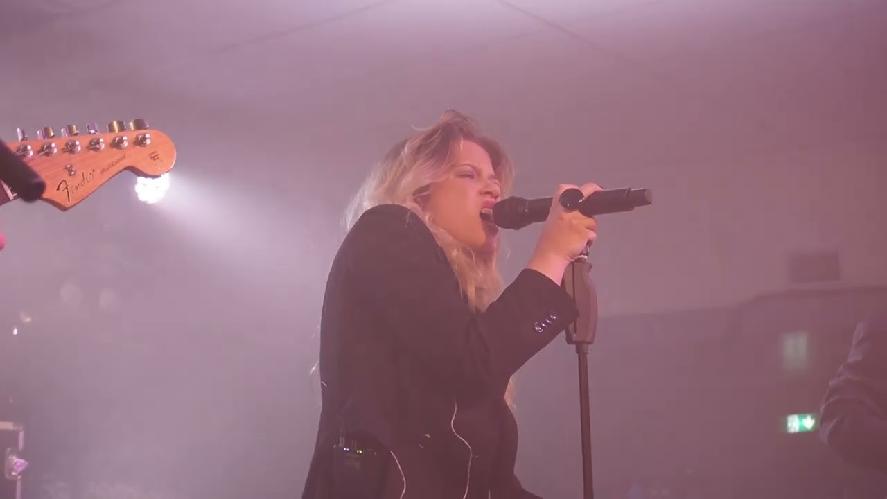 Paula Dalla Corte live Wild Daughters in H.N. Werkman Stadslyceum at Eurosonic Festival 2025