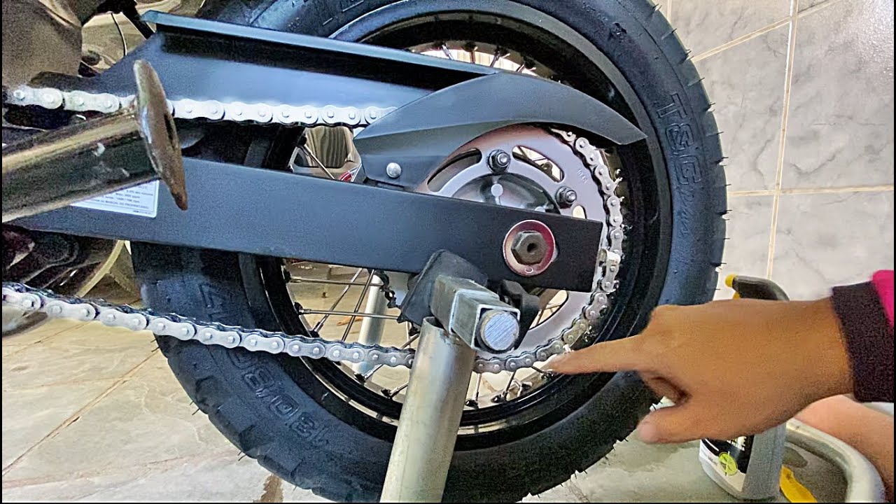 Como Deixar a Corrente Da Moto Cromada!  😉👌