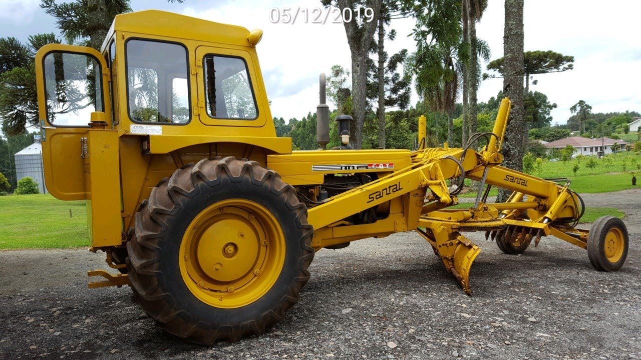 Trator CBT 2105 Motoniveladora com 600 horas!!