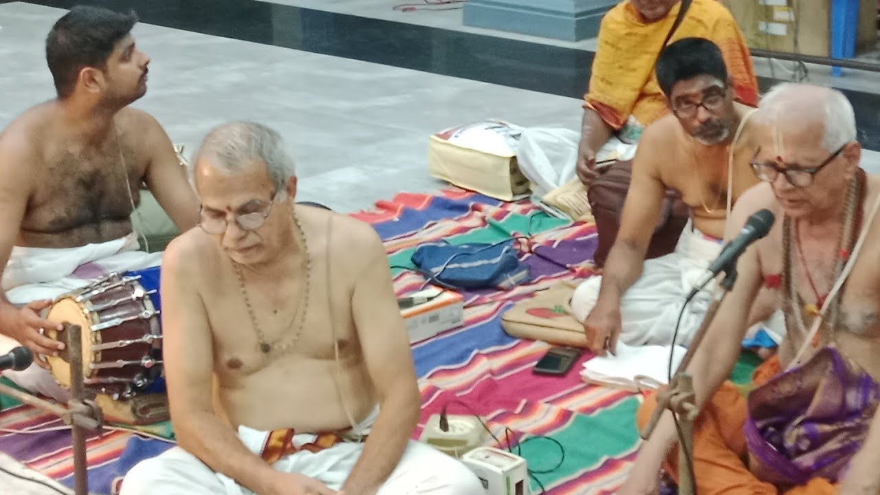 1st Ashtapathi by Trichy Jayarama Bhagavathar 
