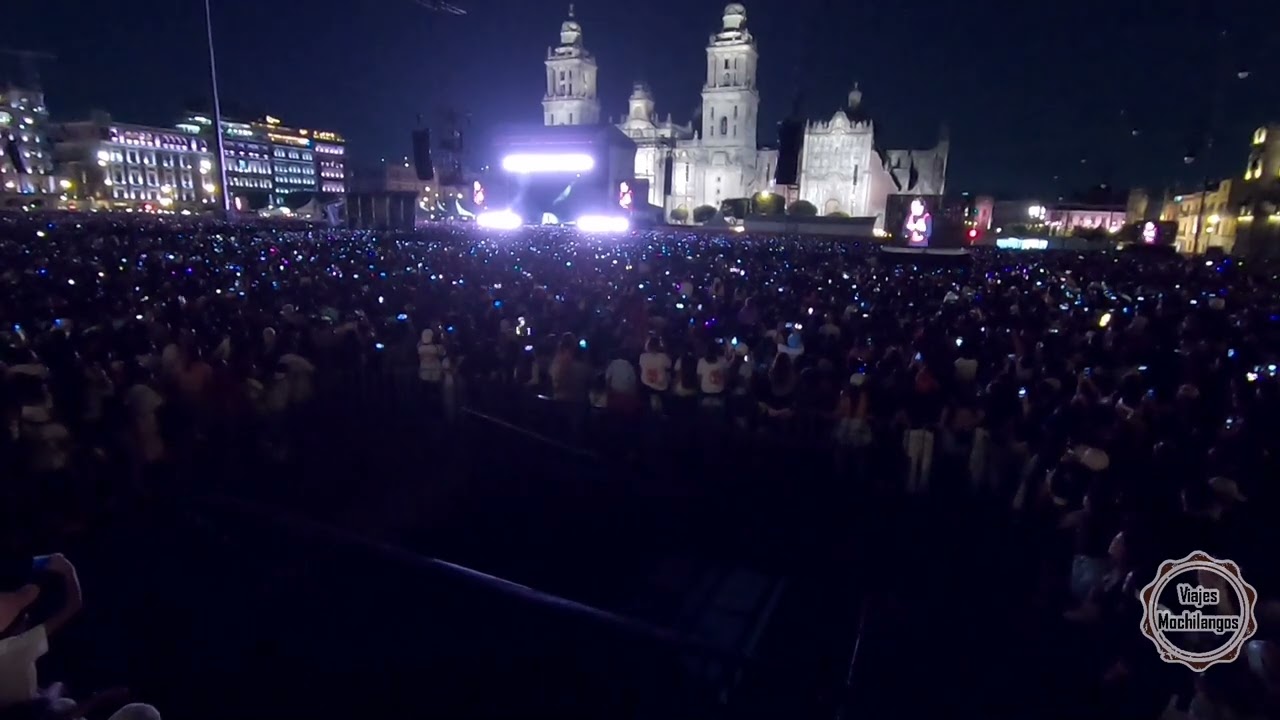ROSALÍA EN EL ZOCALO DE LA CIUDAD DE MÉXICO ABRIL 2023 / PARTE 1