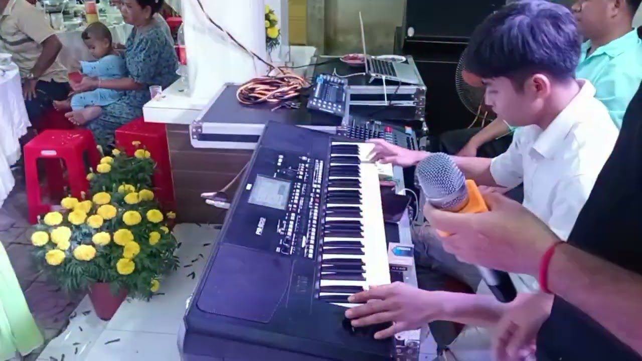 បងស្រលាញ់ស្រីតូក Thương cô em nhỏ