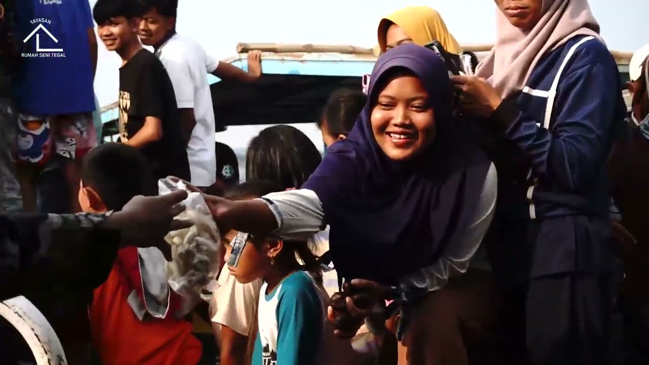 SEDEKAH WADUK CACABAN | YAYASAN RUMAH SENI TEGAL PENTAS DI WADUK CACABAN