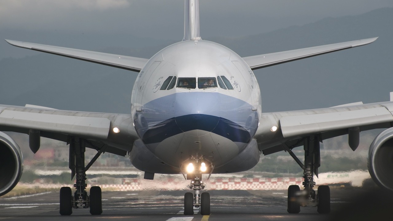 中華航空 China Airlines B-18360 臺北松山機場TSA 28跑道降落 Runway 28