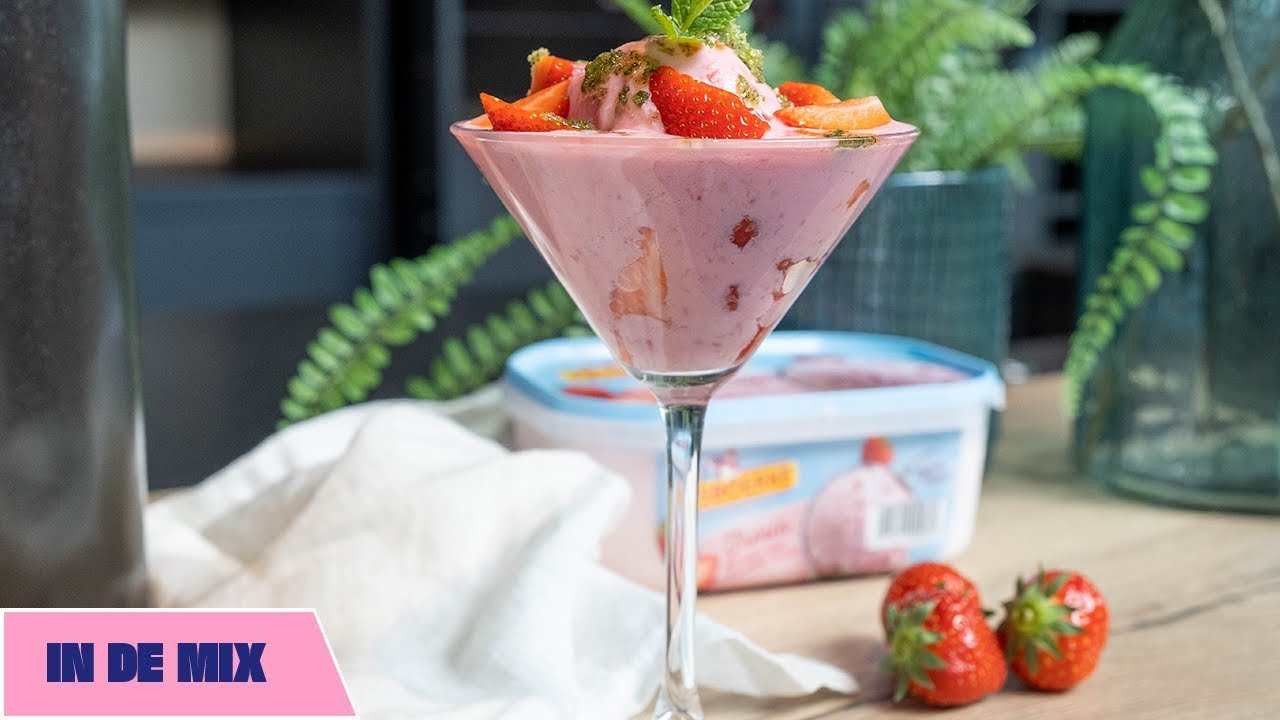 Ijscocktail met aardbeien en frambozen | In de mix