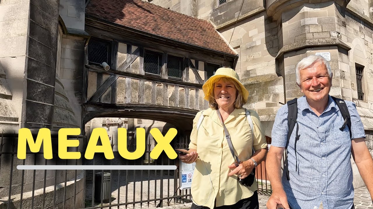 Исследуйте город Мо и его средневековые улочки.