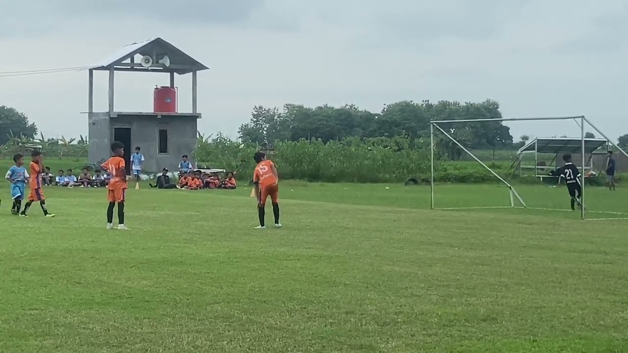 JERITAN EMAK2 membuat semangat anak2 dalam bermain