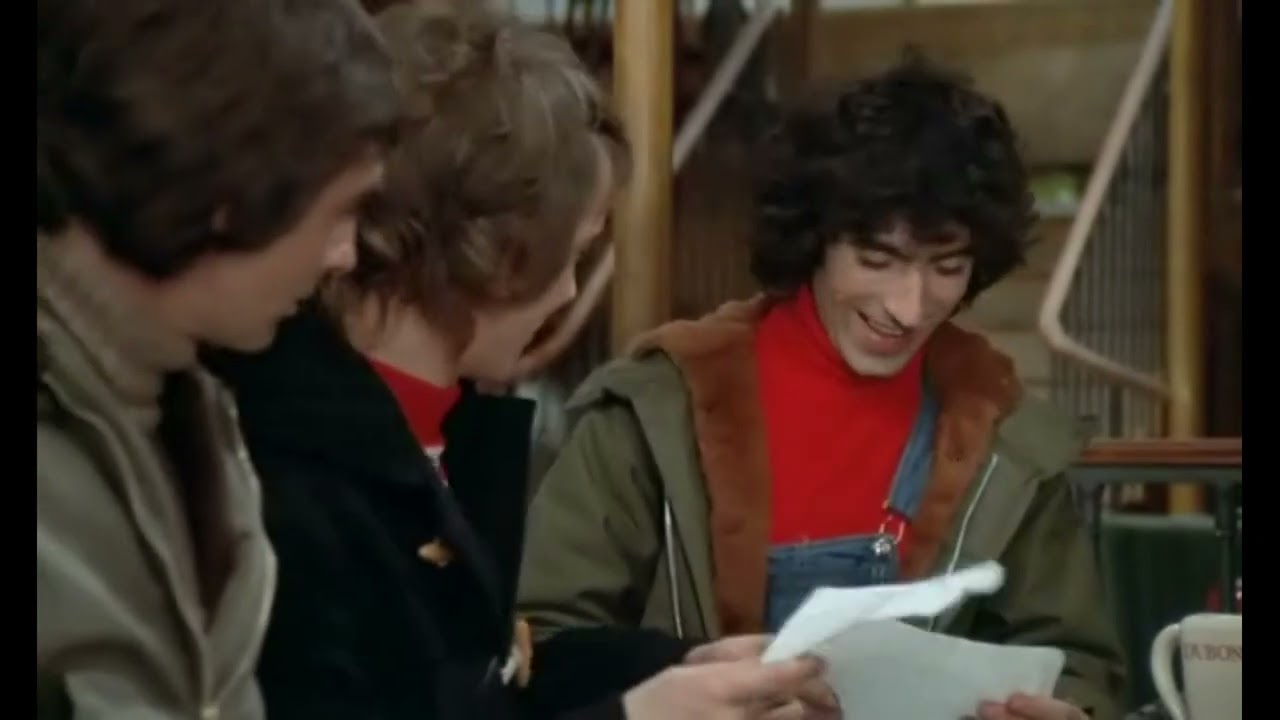 extrait les charlots... Michel Galabru la suite.