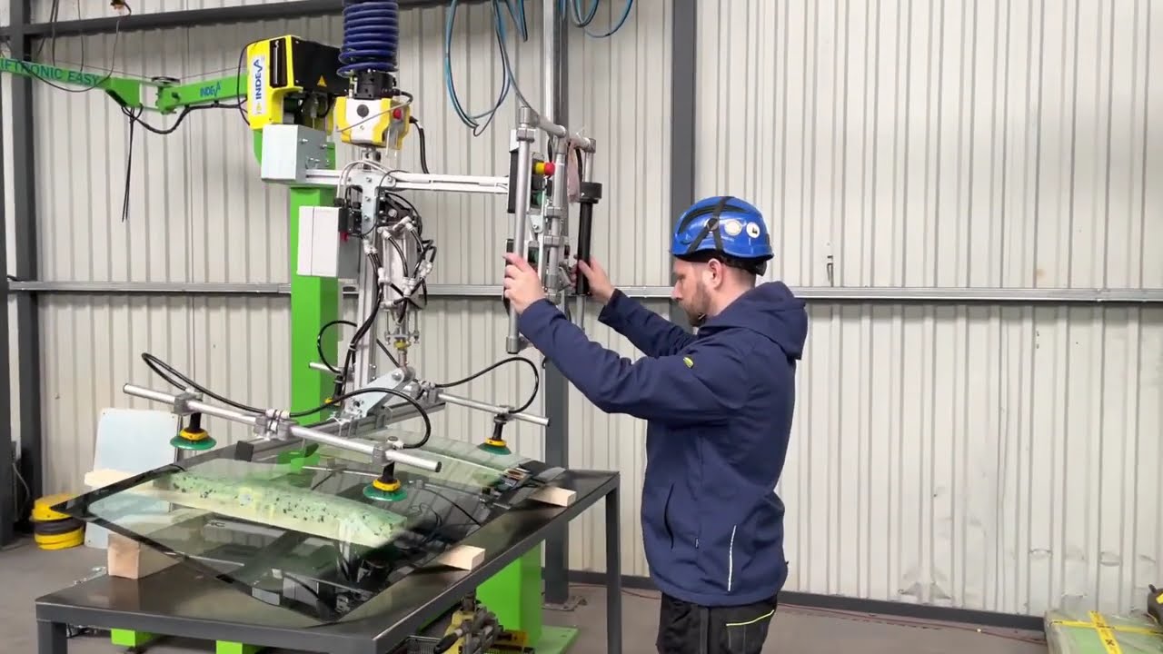 Ergonomics & Safety in handling vehicle glass parts