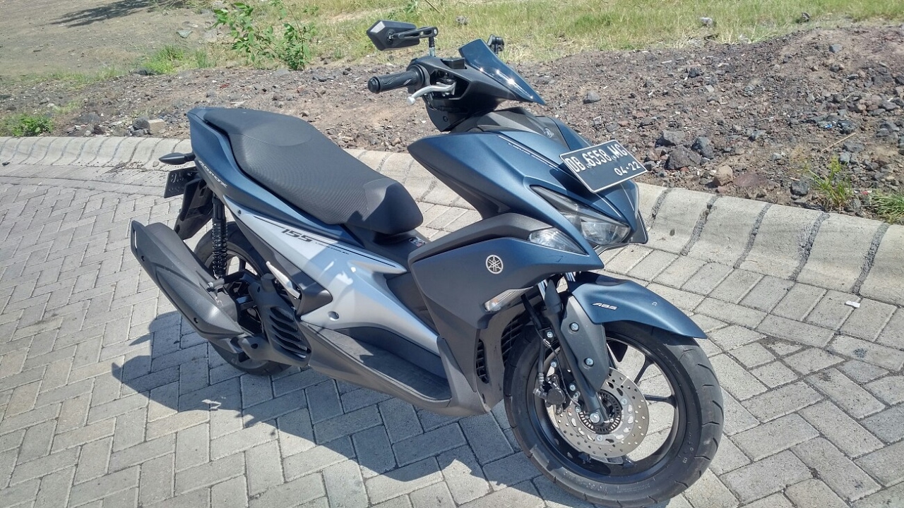 In Depth Tour Yamaha Aerox 155 S - Indonesia