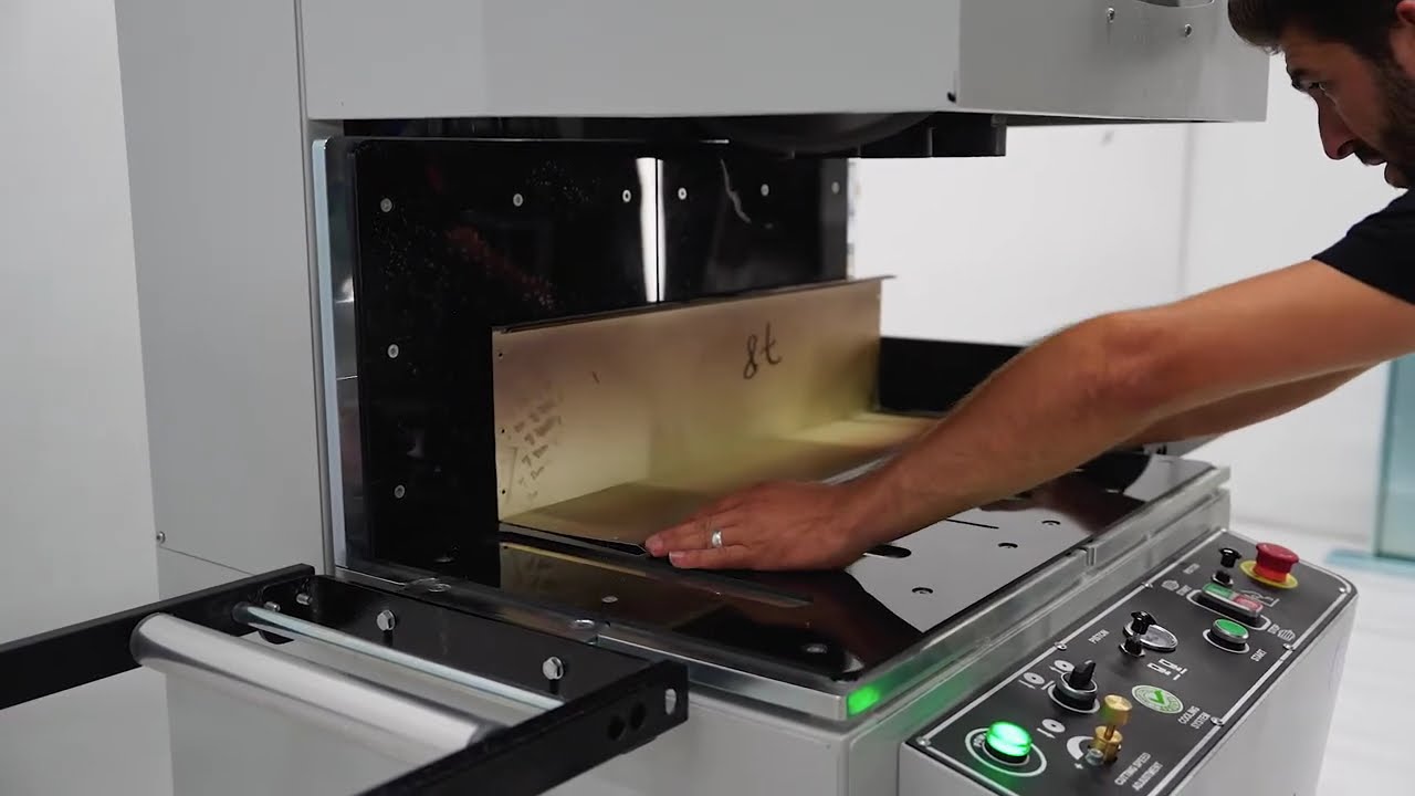 S.&Ccedil; 450 ALUMİNYUM PANJUR KUTU LAMEL KESİM MAKİNASI &Oslash;550MM