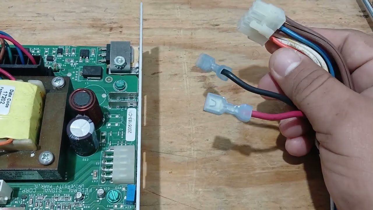 Principal problemática de la sirena Federal Signal PA300, al desconectar los cables de corriente
