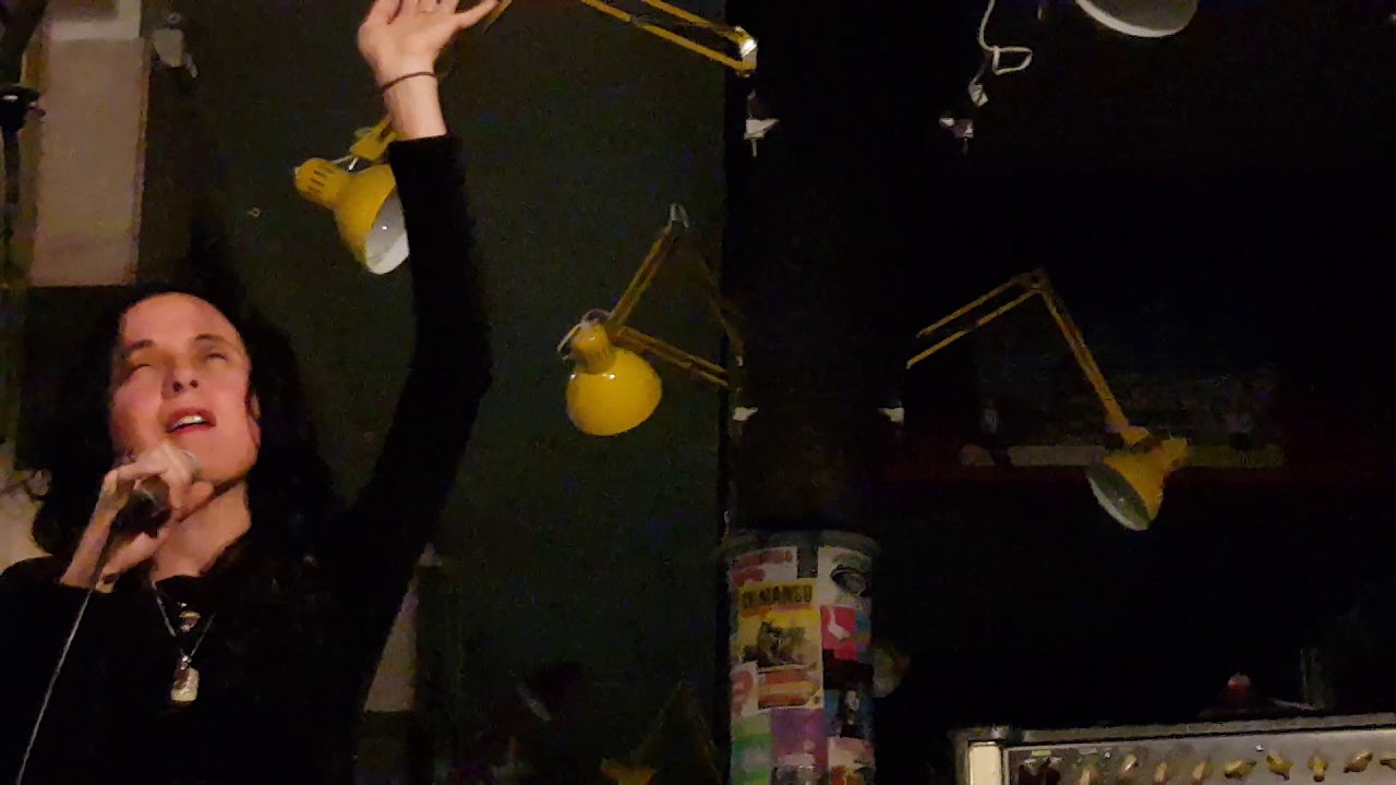 Bee Appleseed and Nora Keyes perform 