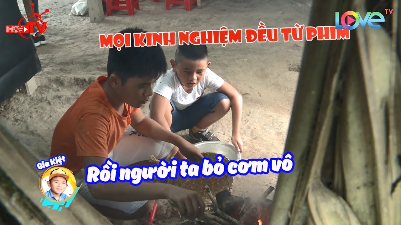 Ch&agrave;ng diễn vi&ecirc;n C&ocirc; G&aacute;i Đến Từ H&ocirc;m Qua vụng về khi lần đầu chi&ecirc;n trứng - nấu cơm bằng bếp củi 😍