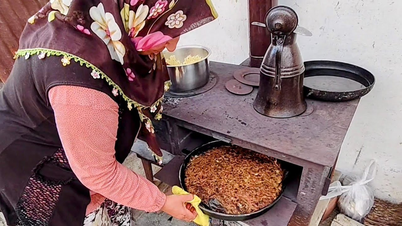 🐟🍞 Karadeniz’in Hoholli Ekmeği! Sebzeli Hamsili Ekmek Efsane Oldu