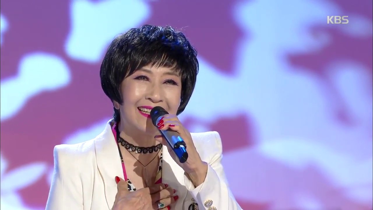박재란 - 산 너머 남촌에는 [가요무대] 20191118