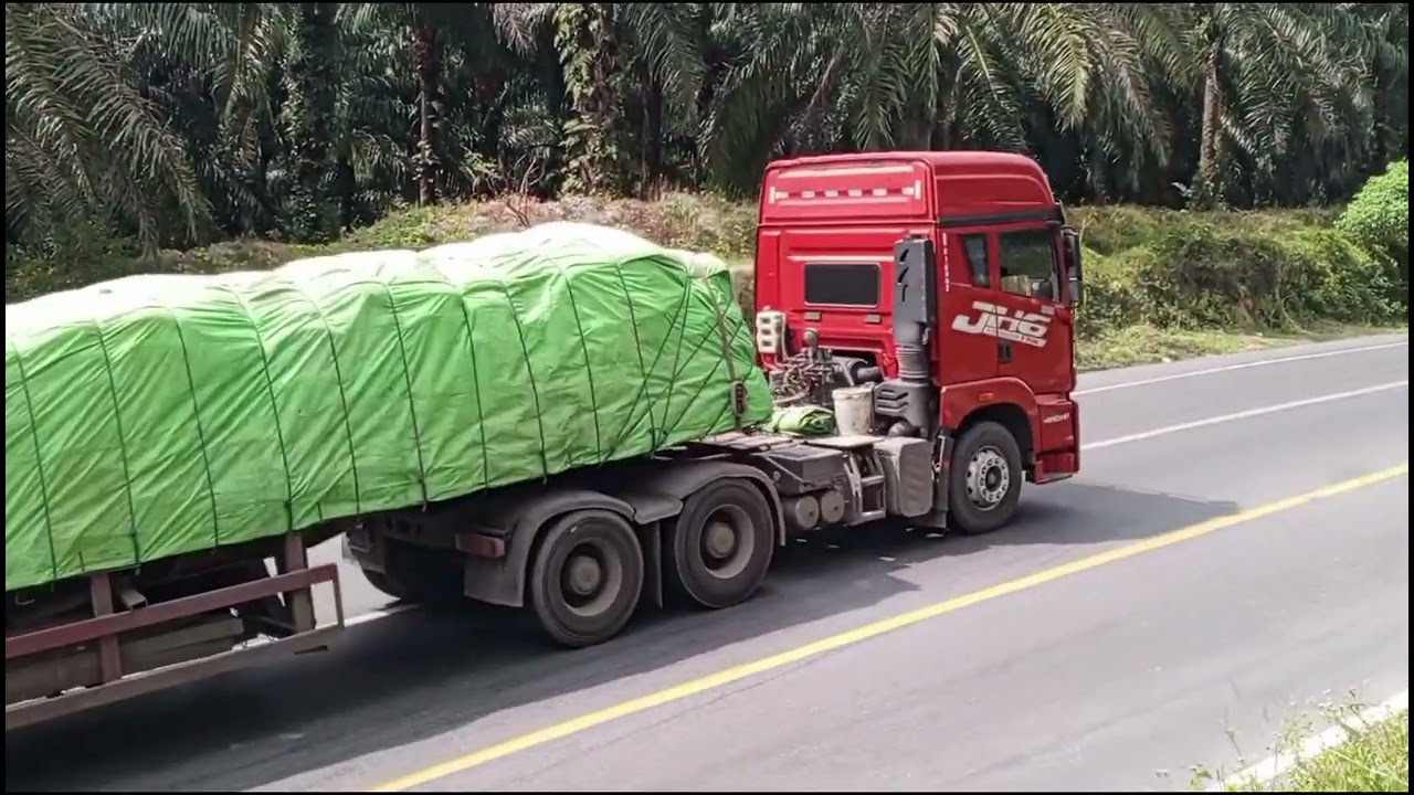 TRAILER FAW HAMPIR TAK SANGGUP NANJAK DIBUKIT KODOK
