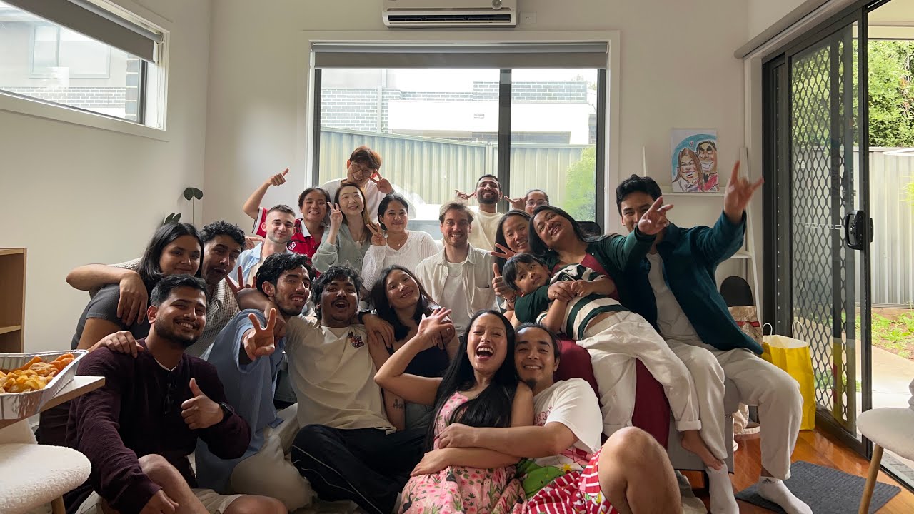 OUR CHAOTIC CHRISTMAS PARTY IN MELBOURNE🎄| FOOD | FRIENDS & FUN 🩵🌸🌸