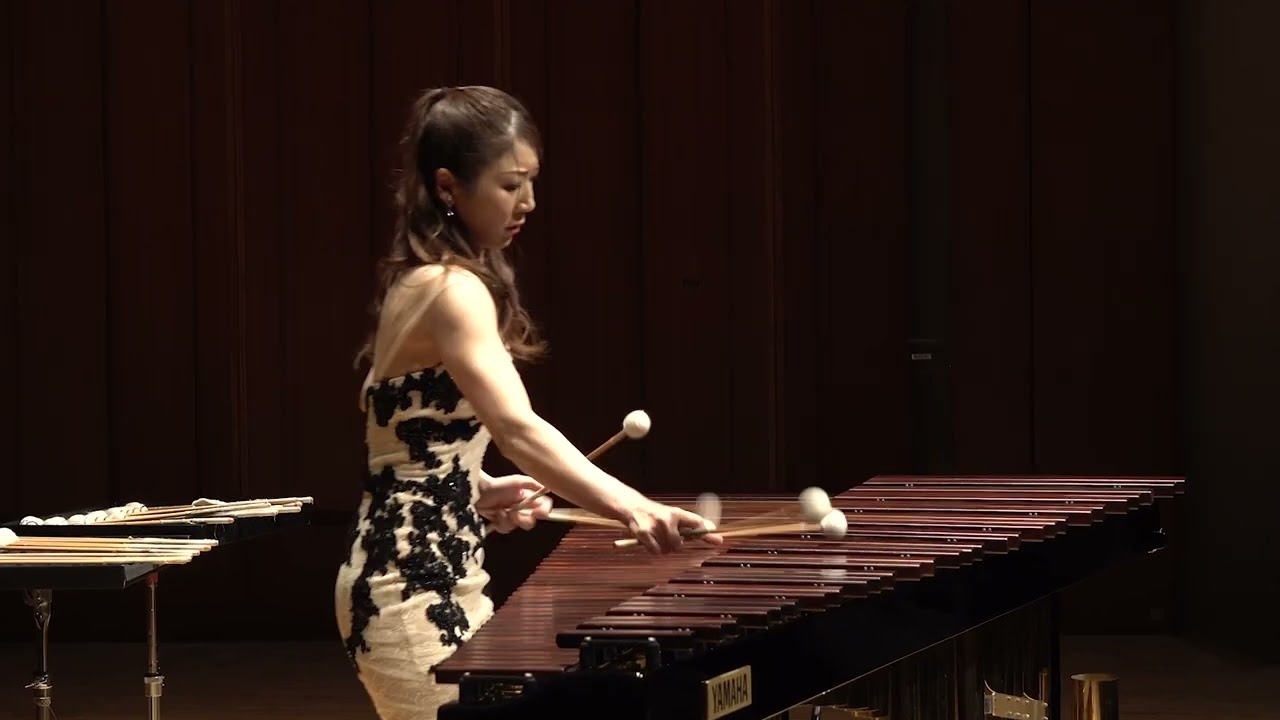 塚越慎子【Marimba solo】Small Sky (小さな空) /Toru Takemitsu- A.Yamanaka (武満徹、山中惇史編) /