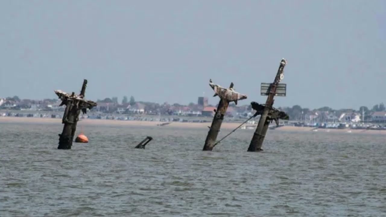 Submechanophobia images with unsettling music
